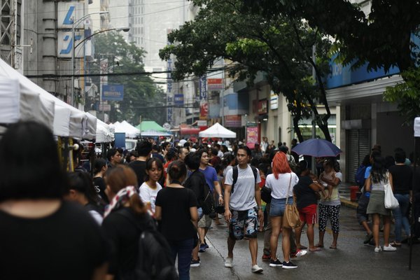 Le pantalon large est-il un bon choix de look pour une femme ronde ?