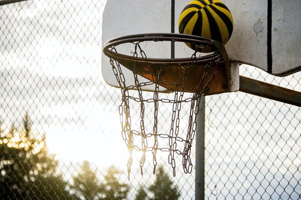 Les  paniers de basket en acier inoxydable : Durabilité à toute épreuve
