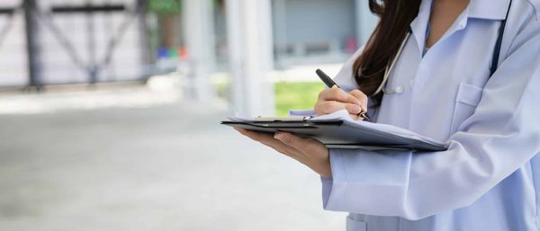 Les cliniques privées peuvent-elles réduire le coût des soins de santé ?