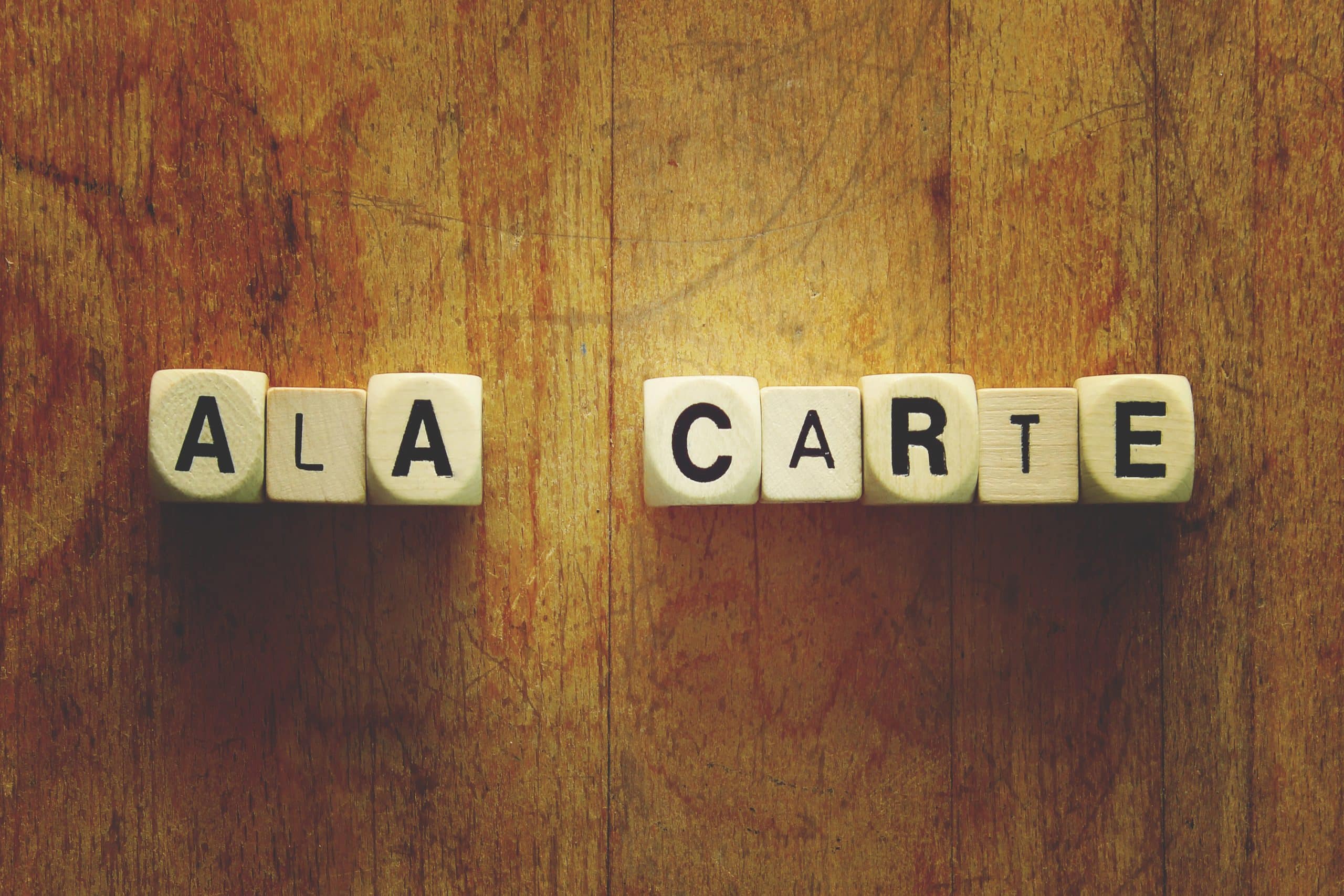 Quelle est la fa?�on de jouer aux cartes Pok?�mon ? - Comstar Media